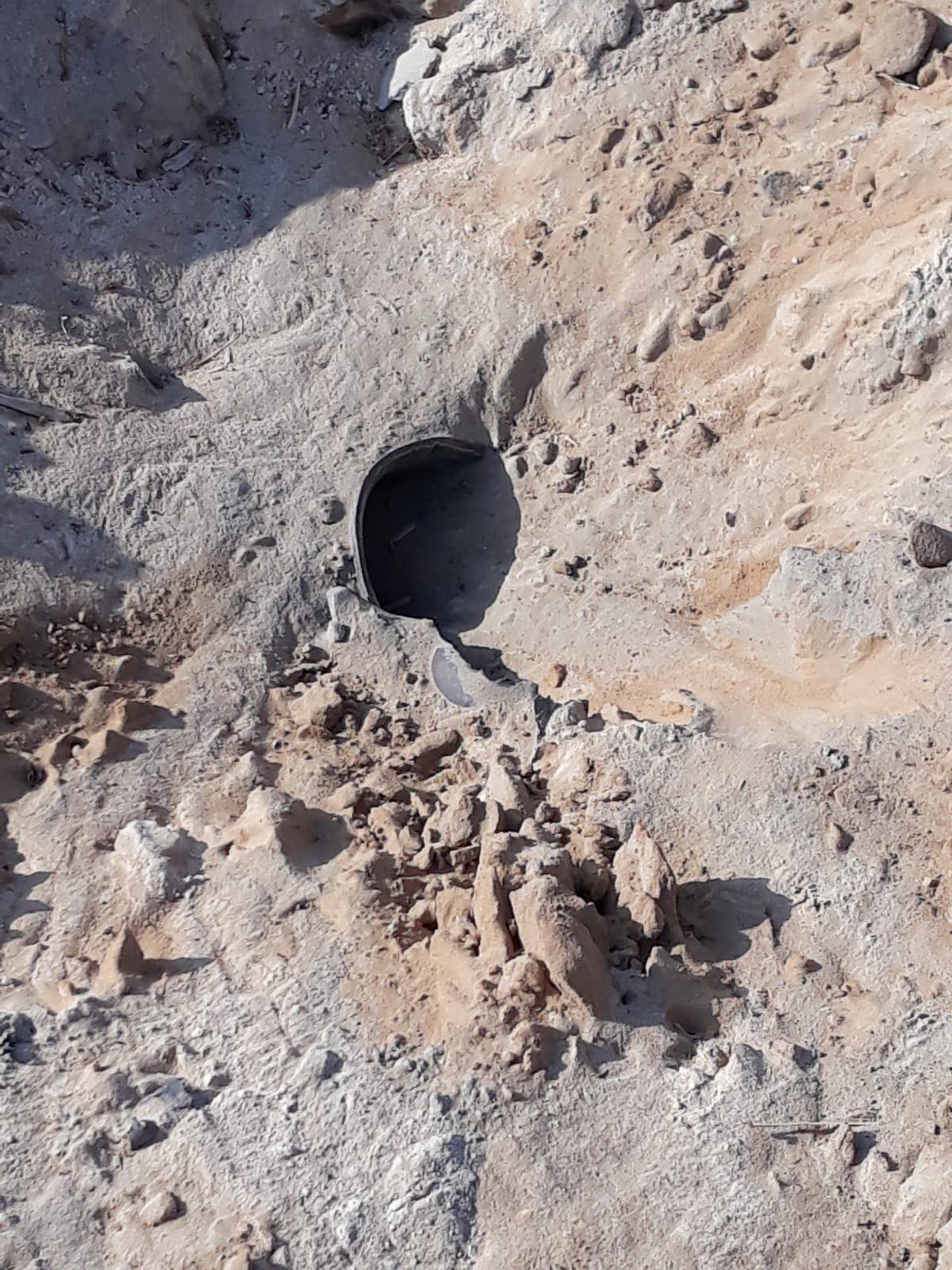 מקום נפילת הרקטה. צילום: ביטחון אשכול מקום נפילת הרקטה. צילום: ביטחון אשכול
