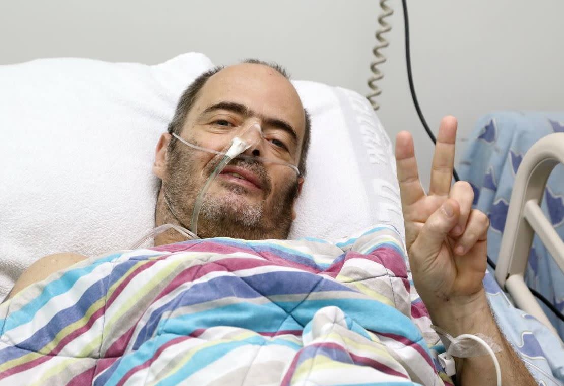 אדם בעת אשפוזו. צילום: ליאור צור, איכילוב