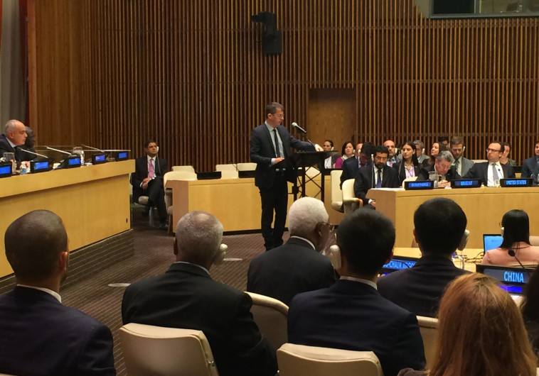 מזכ&quot;ל בצלם חגי אלעד נואם לפני מועצת הביטחון. צילום: צ'לסי ברלין, בצלם USA