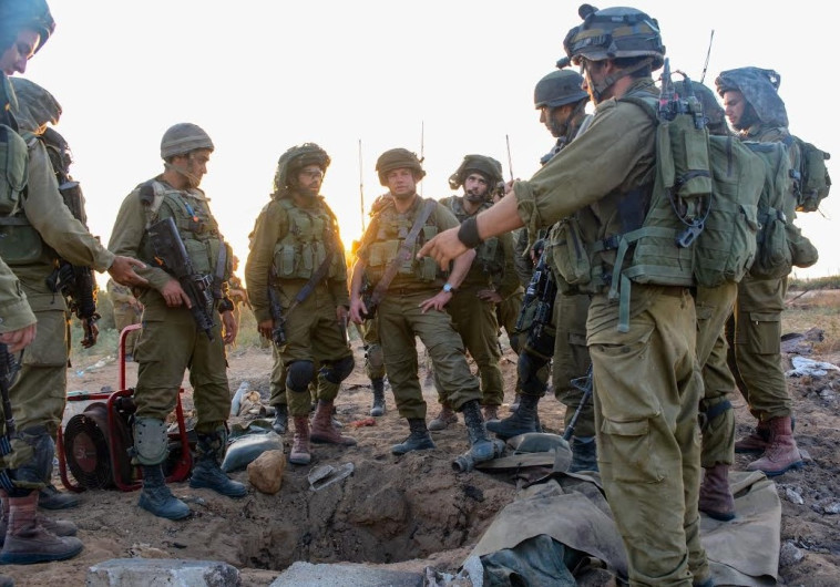 חיילים בכניסה למנהרת טרור מעזה, ארכיון. צילום: דובר צה&quot;ל