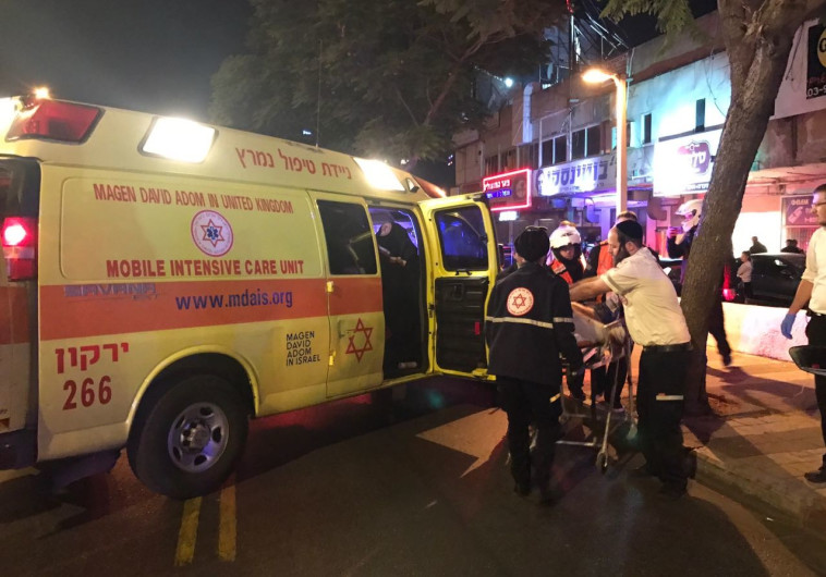 זירת האירוע מחוץ למועדון ז'בוטינסקי. צילום: עומר שפירא, תיעוד מבצעי מד&quot;א