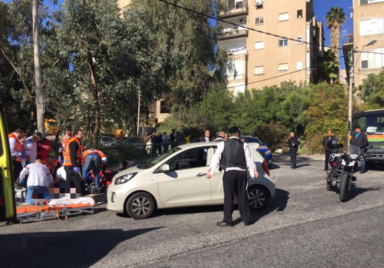 זירת הירי ברחוב הגיבורים בחיפה. צילום: אפי שנפר, תיעוד מבצעי מד&quot;א