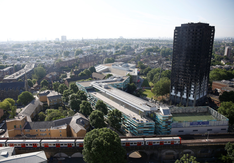 שריפה במגדל בלונדון. צילום: רויטרס