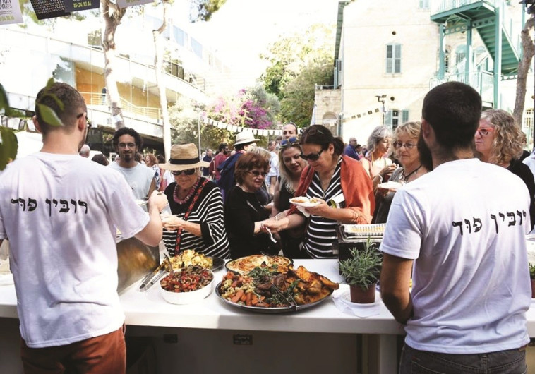 המסעדה שמגישה אוכל שעשוי משאריות שנאספו מהאשפה  451353