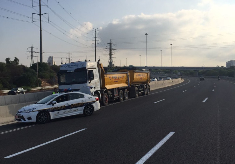 לא האמנתי למראה עיניי": נהג משאית נסע בכיוון ההפוך בכביש 4 452340