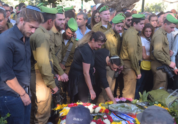 הלוויתו של החייל רון יצחק קוקיא ז&quot;ל. צילום:אבשלום ששוני