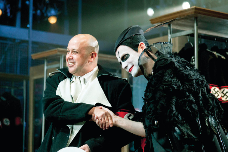 &quot;מפיסטו&quot;. &quot;תמרור אזהרה&quot;. צילום: ז'ראר אלון