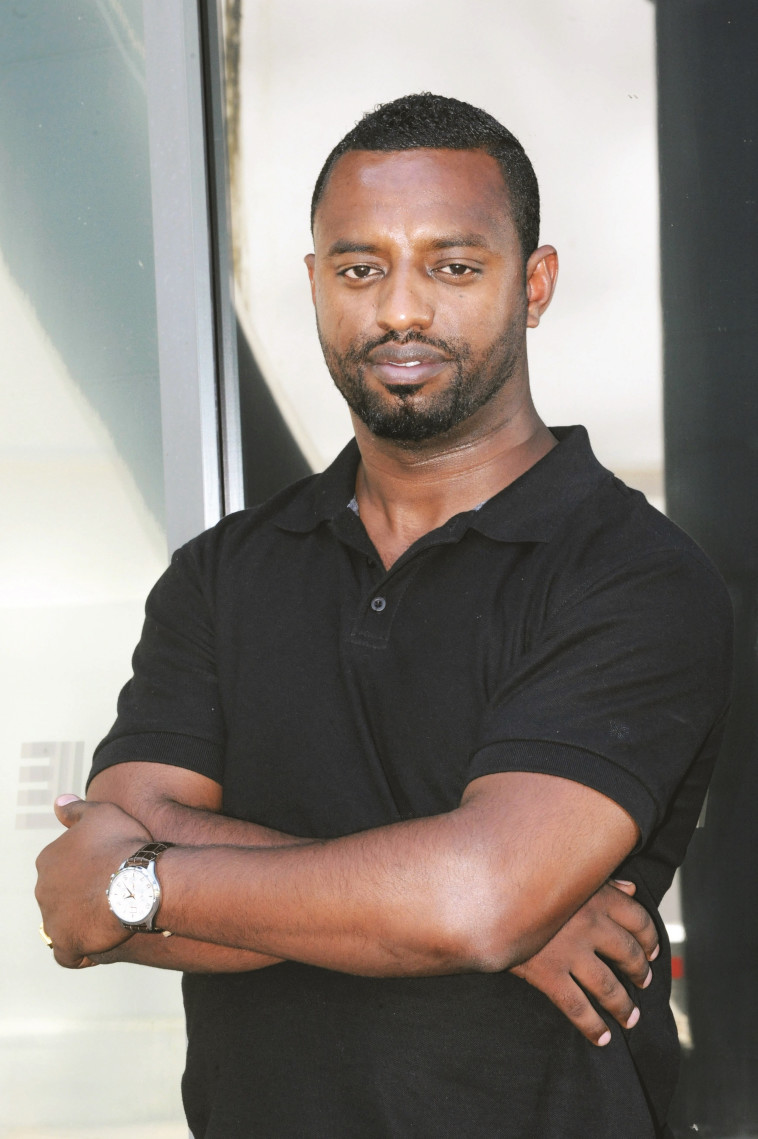 אבי ילאו, פעיל חברתי. &quot;זו יכולה להיות נקודת המפנה, וזה הרגע האחרון, כי אני רואה את הצעירים המיואשים אצלנו&quot;. צילום: אבשלום ששוני