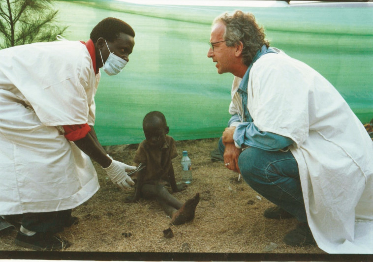 הלב נשבר. הזבי במשלחת צה''ל לרואנדה. צילום: נתן זהבי