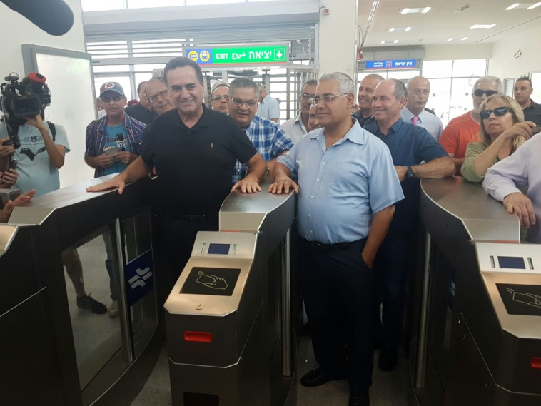 שר התחבורה ישראל כץ וחבר הכנסת ג'קי לוי. צילום: משה כהן.