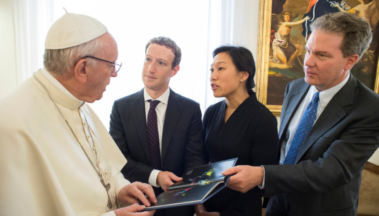 האפיפיור ומארק צוקרברג, צילום: רויטרס