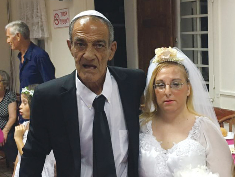 חתונה מרגשת, עמותת 'יד עזר לחבר'