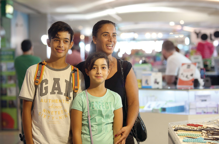 מיכל קולינגר וילדיה נועה ודביר. צילום: אריאל בשור