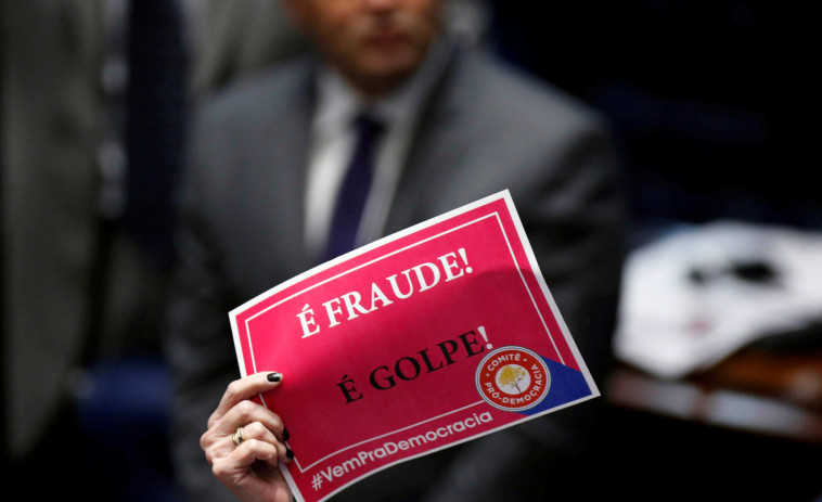 תומכי הנשיאה המודחת מוחים נגד ההדחה, צילום: רויטרס