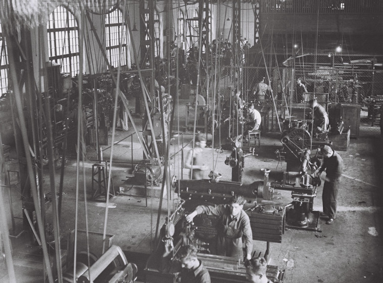 בית ספר מקצועי בחיפה. צילום: זולטן קלוגר, לע''מ.