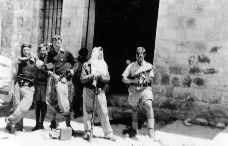 לוחמי הפלמ''ח בצפת. צילום: ארכיון הפלמ''ח.