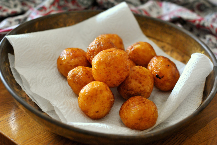 אלו מקאלה - תפוחי אדמה מטוגנים ופיקנטיים. צילום: פסקל פרץ-רובין.