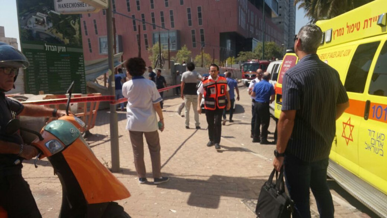 אזור האסון ברמת החייל. "נכון, צריך לסגור את האתר, אבל למה אזור כל כך נרחב?". צילום: תיעוד מבצעי מד"א