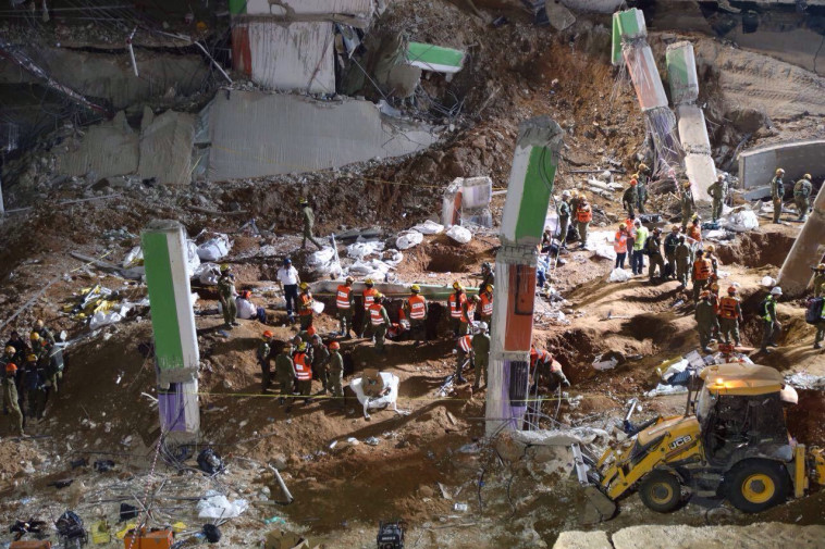 פעולות החילוץ בשעות הלילה. צילום: אבשלום ששוני