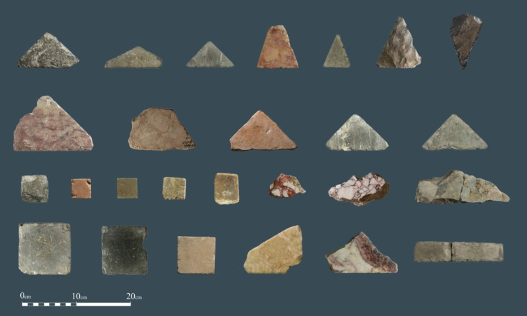 האריחים שאותרו. צילום: צחי דבירה, פרויקט סינון הר הבית
