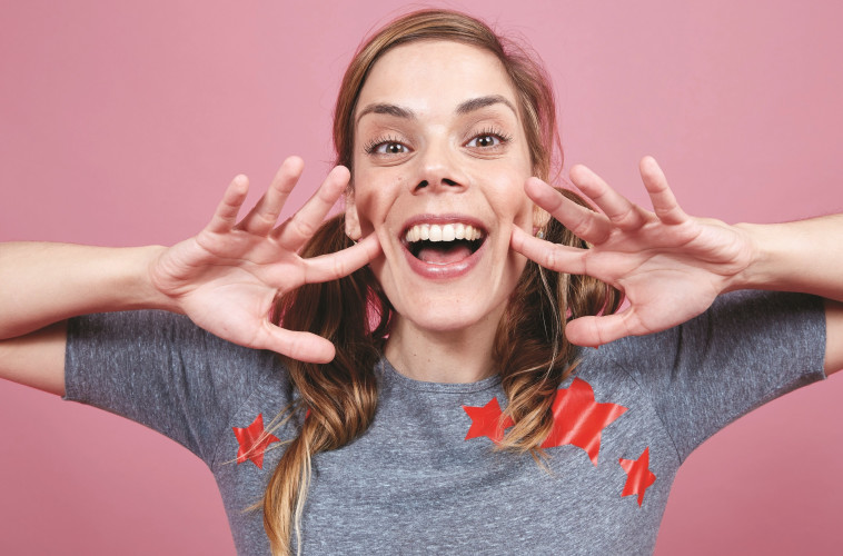 &quot;הצגה מלאת קסמים&quot;, הילה צור. צילום: הילה שיר