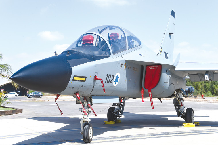 &quot;שלם לחלוטין עם המהלך&quot;. מטוס הלביא. צילום: משרד הביטחון