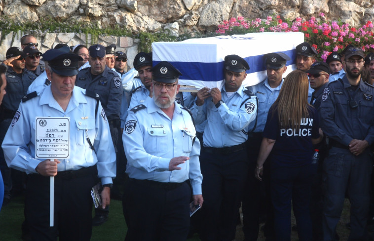 הלווייתו של יוסי קירמה, הערב. צילום: מרק ישראל סלם