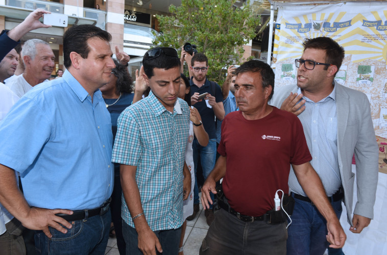 אורן חזן ואיימן עודה באירוע. צילום: אבשלום ששוני