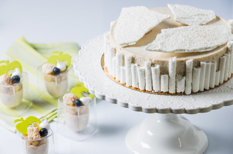 עוגת דקואז קוקוס. צילום: איתן וכסמן