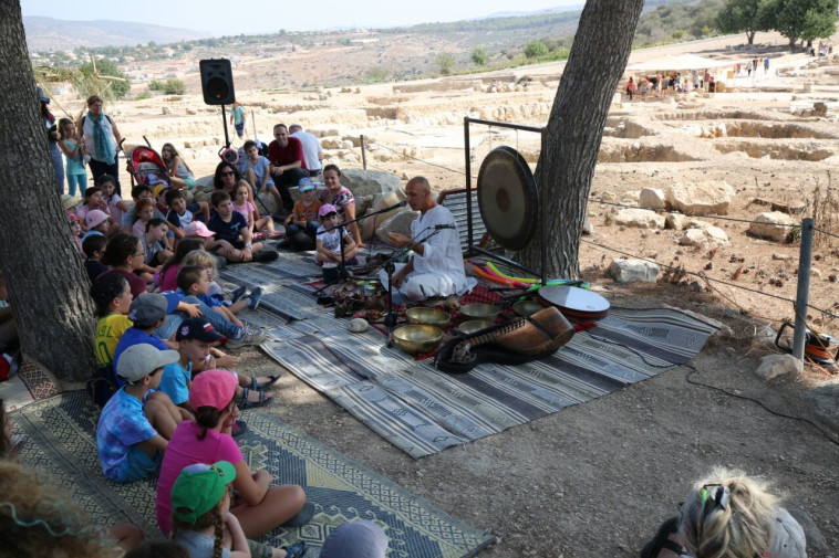 תרבות בסוכות בגן הלאומי ציפורי. צילום: רחל אשכול, רשות הטבע והגנים