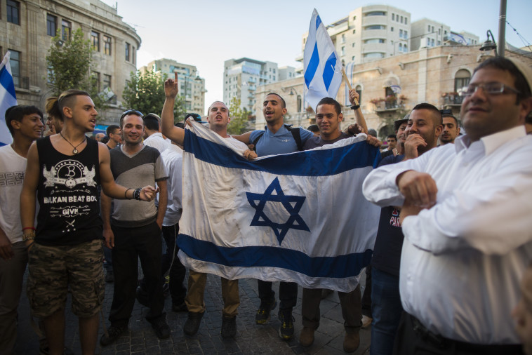 הפגנת אנשי ימין בכיכר ציון. צילום: יונתן סינדל, פלאש 90