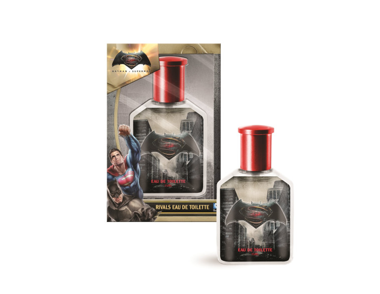 הריח של הכוסברה דווקא נעים. בושם &quot;באטמן נגד סופרמן: שחר הצדק&quot;. צילום: יח&quot;צ