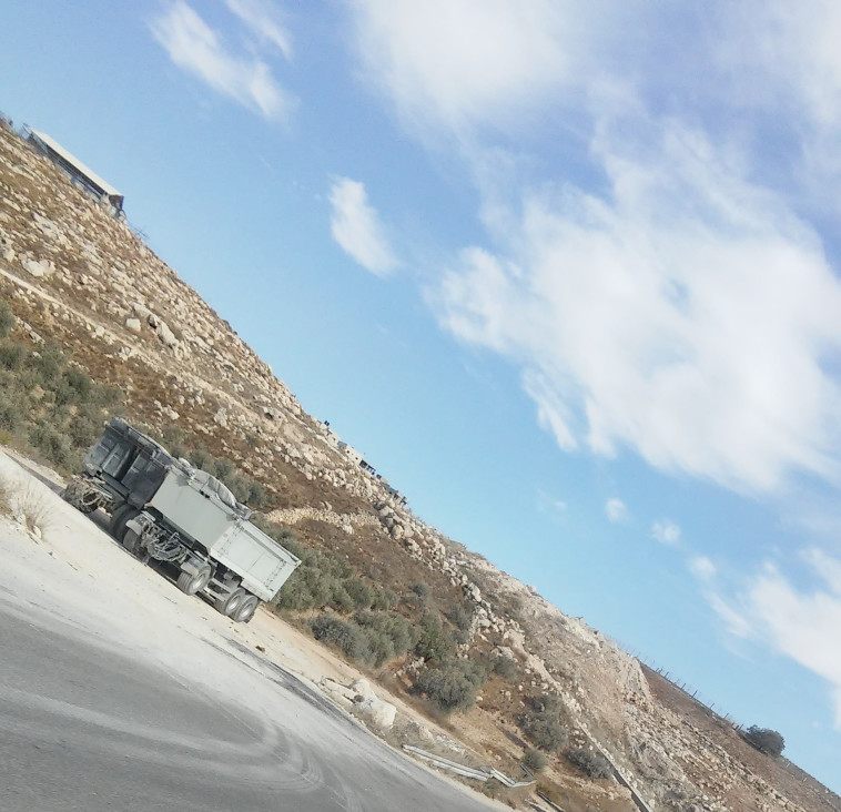 הכביש הלא חוקי שנסלל