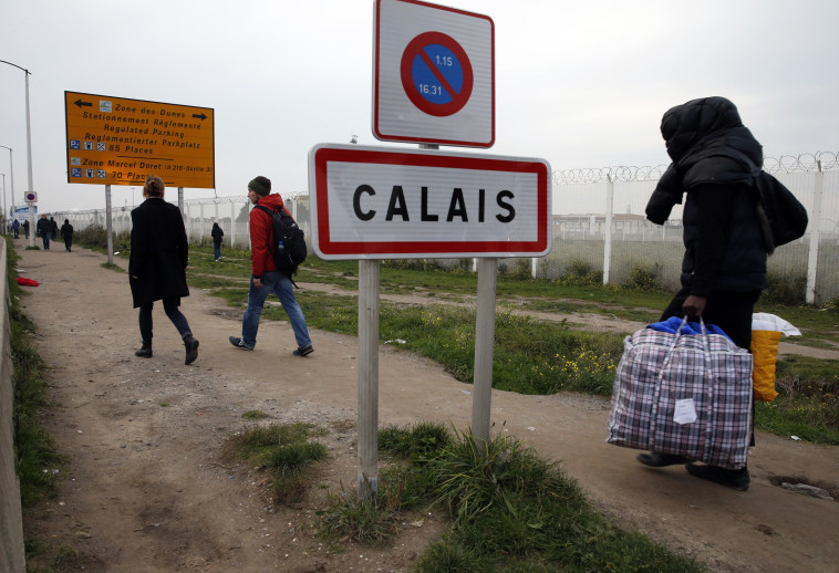&quot;הג'ונגל&quot; בצרפת. אנגליה תקלוט רק כמות קטנה של מהגרים ילדים. צילום: רויטרס