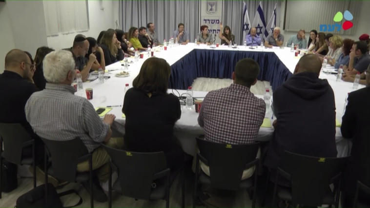 הדיון בכינוס השני לוועדה לתשלומי שכר המורים. צילום מסך