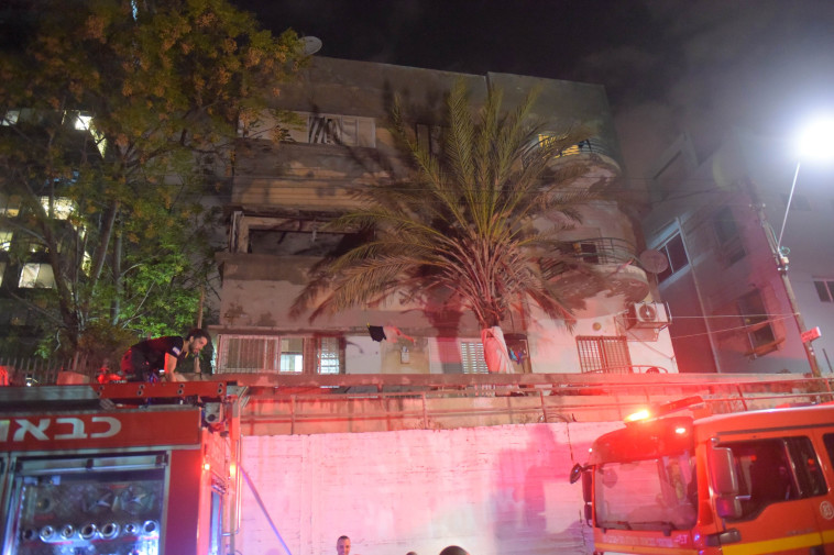 בניין המגורים בו פרצה השריפה בדרום תל אביב. צילום: אבשלום ששוני
