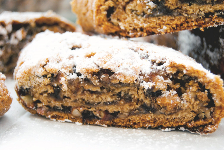 כרוכיות מקמח מלא. סגנון וצילום: פסקל פרץ רובין