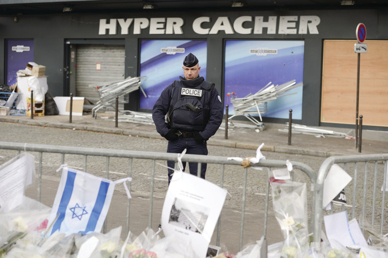 הפיגוע בהיפר כשר. צילום: AFP