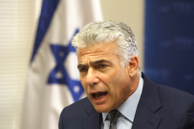 יאיר לפיד. מקושש את אהבת המתנחלים. צילום: מרק ישראל סלם