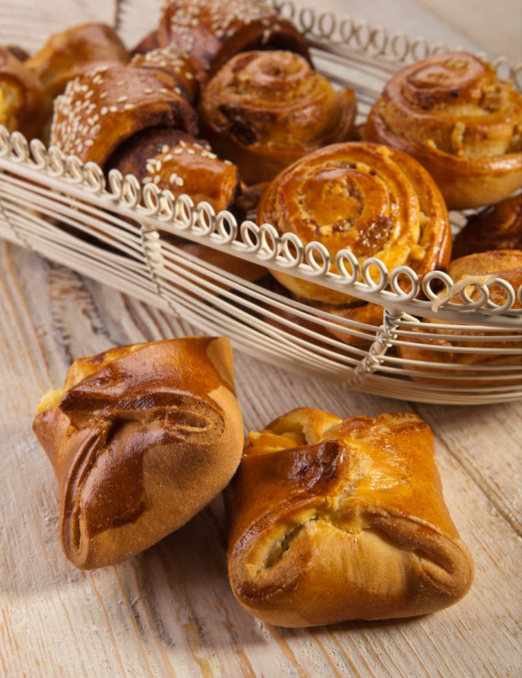 עוגות שמרים אישיות בטעמים. סגנון וצילום: פסקל פרץ רובין