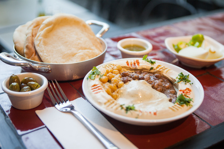 אבו שוקרי פותח סניף בשרונה מרקט. צילום: יח