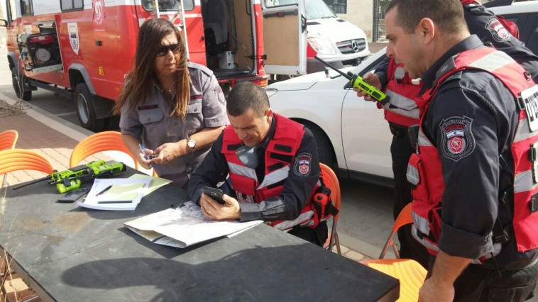 מאמצי כיבוי השריפה בנטף. צילום: דוברות כבאות והצלה בית שמש