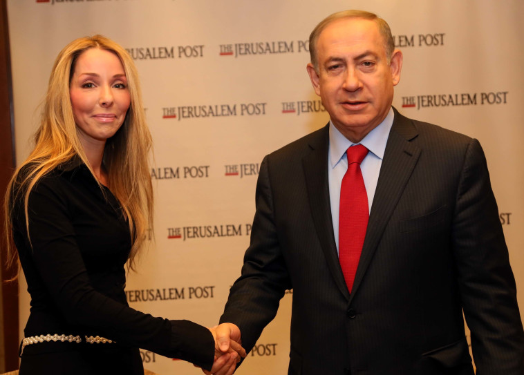 נתניהו ורונית חסין הוכמן, מנכ&quot;לית קבוצת הג'רוזלם פוסט. צילום: מרק ישראל סלם