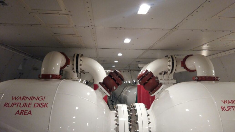 בתוך בטן המטוס. צילום: משה כהן