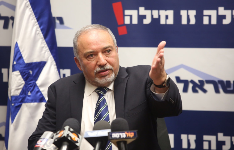 ליברמן. &quot;נגיב בעוצמה לכל התגרות&quot;. צילום: מרק ישראל סלם