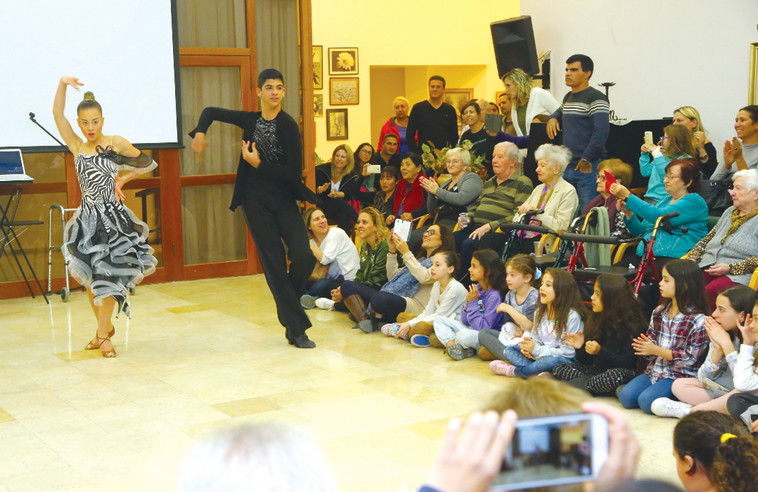 מופע הריקוד בחדרה. צילום: רפי נחוסי מופע הריקוד בחדרה. צילום: רפי נחוסי