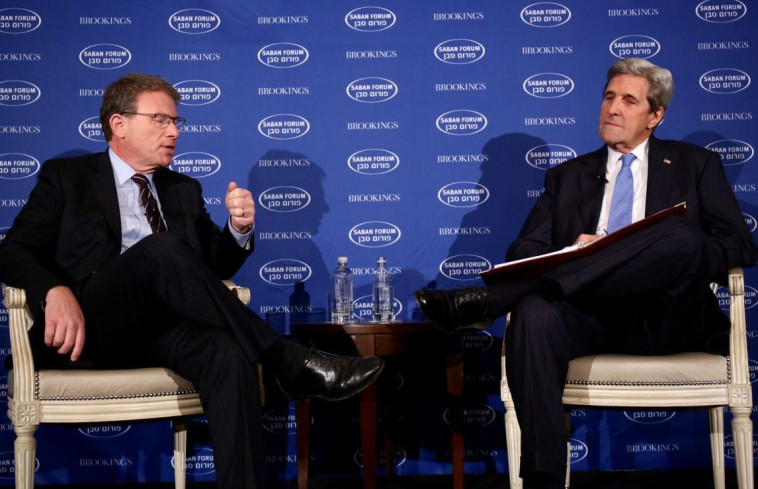 "פצעי אוהב". ג'ון קרי ב"פורום סבן", צילום: פורום סבן