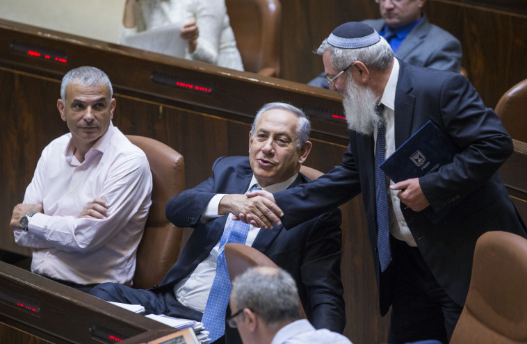 אלי בן דהן עם נתניהו. האם רה&quot;מ תומך בתוכנית? צילום: יונתן זינדל, פלאש 90