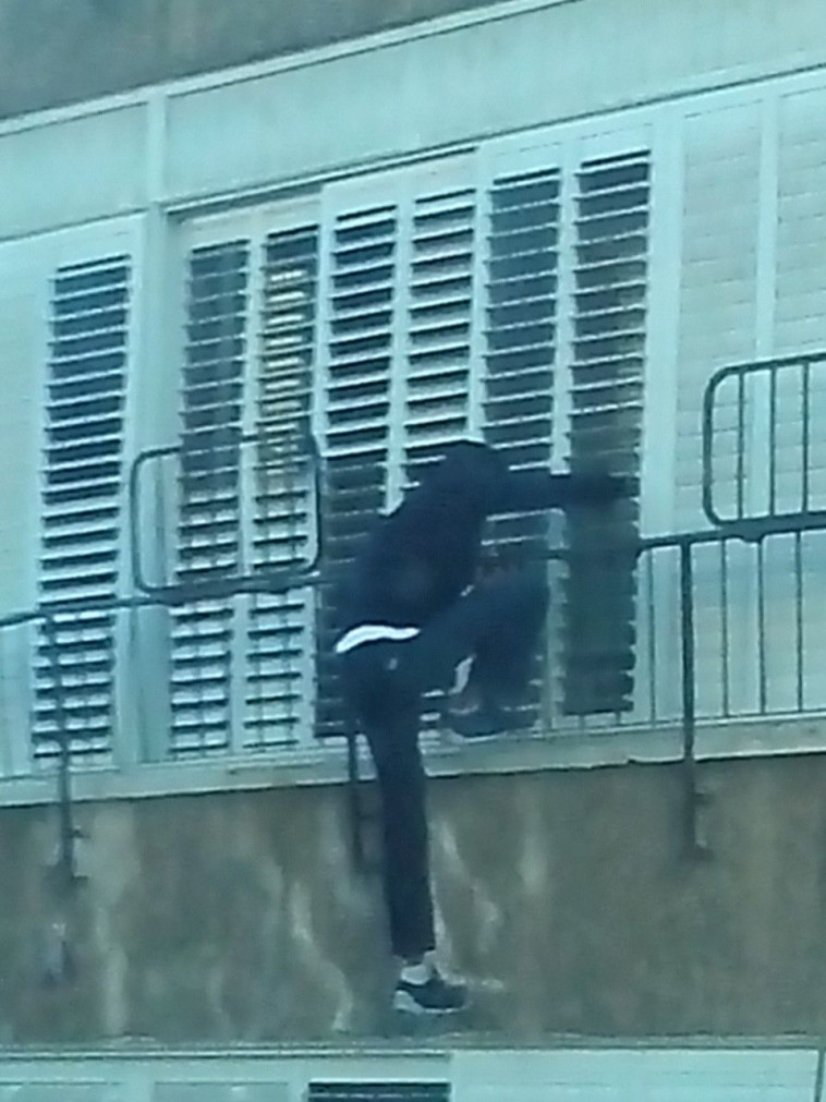 ניסיון הפריצה בפתח תקווה. צילום: ענבר אלחייק