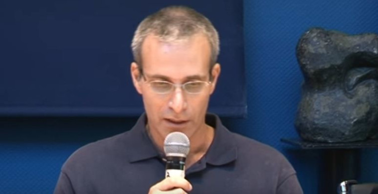 חברים בכל העולם, ואף בחיזבאללה. ד&quot;ר עמרי ניר, צילום מסך